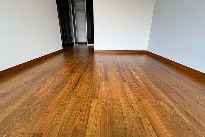 Parquet Polishing & Varnishing